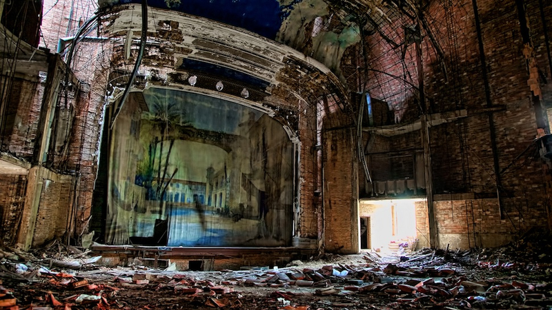 Illustration for article titled Gorgeous Old Movie Theaters That Have Fallen Into Ruin
